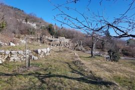 Kuća sa mogućnošću nadogradnje sa velikom okućnicom i prekrasnim pogledom na Kvarner, Matulji, House