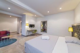 Vila u Trogiru 363 m2 90m od mora, Trogir, Kuća