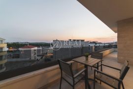 Vila u Trogiru 363 m2 90m od mora, Trogir, Haus