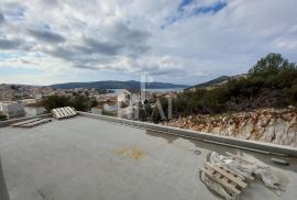 Seget Vranjica stan 93 m2 s loggiom i pogledom, Seget, Διαμέρισμα