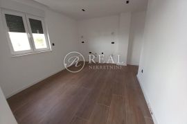 Stan 3S+DB 132 m2 80 m od mora, Trogir, Appartamento