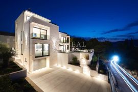 Eksluzivna villa sa bazenom,370 m2,S+P+2,garaža,pogled na more, Trogir, Kuća