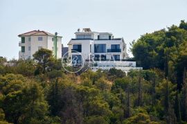 Eksluzivna villa sa bazenom,370 m2,S+P+2,garaža,pogled na more, Trogir, بيت