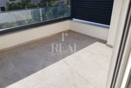 Dramalj, prekrasan stan sa tri spavaće sobe od 107 m2, Crikvenica, Appartment