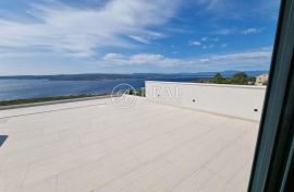 Prekrasna villa s bazenom ,250 m2 ,pogled na more!, Crikvenica, Ev