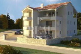 Okolica mjesta Dobrinj, luksuzni stan od 117 m2 sa prostorom u podrumu od 74 m2, Dobrinj, Apartamento
