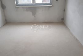 Rovinj, nekoliko minuta vožnje do centra, stan od 85 m2, 2S+DB, Rovinj, Διαμέρισμα