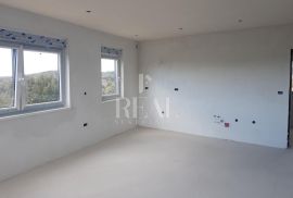 Rovinj, nekoliko minuta vožnje do centra, stan od 85 m2, 2S+DB, Rovinj, Appartment