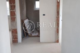 Rovinj, nekoliko minuta vožnje do centra, stan od 85 m2, 2S+DB, Rovinj, Appartment