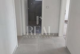 Rovinj, nekoliko minuta vožnje do centra, stan od 85 m2, 2S+DB, Rovinj, Apartamento