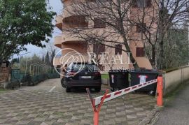 Opatija, dvoetažni 3s+db s pogledom na centar, Opatija, Wohnung