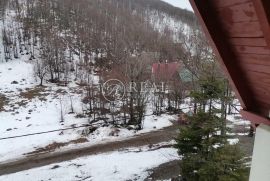 Platak, vikendica od 141 m2 na poznatom izletištu, P+1+VPOT, Bakar, Casa