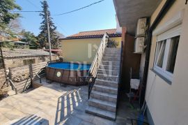 Pinezići,dvojna kuća sa bazenom i vanjskim wellnesom,4S+DB,terasa, Krk, House