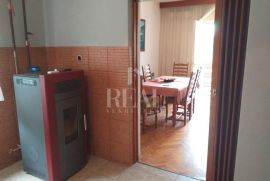 Prodaja etaže na Trsatu 3S+DB   107.89 M2, Rijeka, Appartement