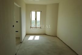 Marinići, kvalitetna i bogato opremljena novogradnja, 3S+DB od 105 m2, Viškovo, Appartment