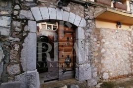 Lijepa kamena kuća s pogledom na jezero u Triblju, Vinodolska Općina, House