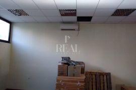 Prodaja poslovnog prostora na Podmurvicama površine 342.04 M2, Rijeka, Gewerbeimmobilie