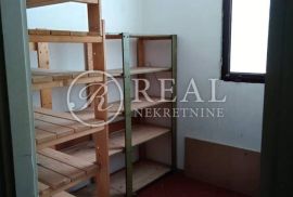 Prodaja poslovnog prostora na Podmurvicama površine 342.04 M2, Rijeka, Commercial property