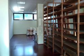 Prodaja poslovnog prostora na Podmurvicama površine 342.04 M2, Rijeka, Poslovni prostor