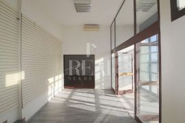 Prodaja poslovnog prostora na Podmurvicama površine 342.04 M2, Rijeka, Poslovni prostor