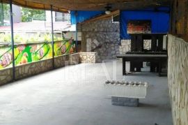 IDEALNO ZA TURIZAM! Vantačići, kuća + pizzeria u prizemlju, 603 m2!, Malinska-Dubašnica, Famiglia