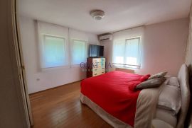 Matulji, blizina centra, 3s+db s okućnicom, Matulji, Apartamento