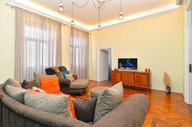 Lijepo uređeni stan u centru grada, Pula, Istra, Pula, Διαμέρισμα