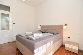 Lijepo uređeni stan u centru grada, Pula, Istra, Pula, Daire