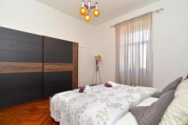 Lijepo uređeni stan u centru grada, Pula, Istra, Pula, Kвартира