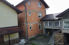 Dvije kuće i garaža 350m2, Podlugovi, House