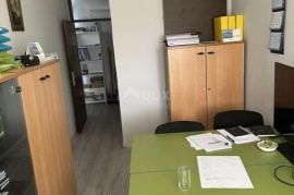 RIJEKA, TURNIĆ- poslovni prostor 45 m2 za najam, Rijeka, العقارات التجارية