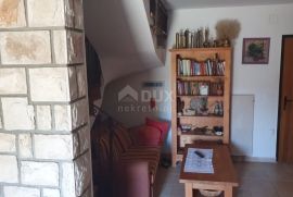 CRIKVENICA, GRIŽANE - adaptirana 4S + DB kuća 7 minuta do mora!, Vinodolska Općina, House