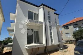 TROSOBAN STAN NA TOP LOKACIJI! - S2 - Zgrada B, Biograd Na Moru, Apartamento