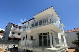 TROSOBAN STAN NA TOP LOKACIJI! - S2 - Zgrada B, Biograd Na Moru, Appartement