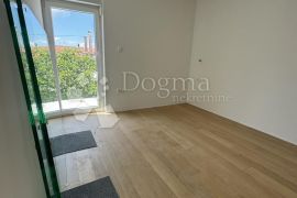 TROSOBAN STAN NA TOP LOKACIJI! - S2 - Zgrada B, Biograd Na Moru, Apartamento