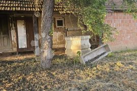 Zemljište sa starom kućom, Vrbovec, Terreno