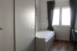 Predivan, novouređen stan na istoku, Rijeka, Appartment