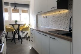 Predivan, novouređen stan na istoku, Rijeka, Appartement