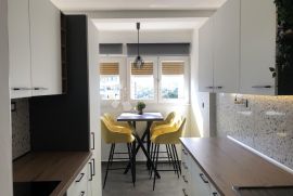 Predivan, novouređen stan na istoku, Rijeka, Appartement