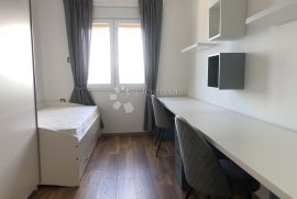 Predivan, novouređen stan na istoku, Rijeka, Appartment