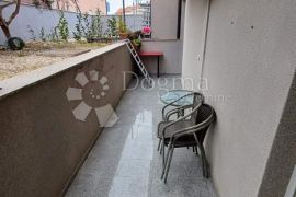 Simpatičan stan na 200 metara od plaže!, Fažana, Appartment