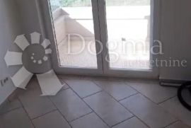 PAŠMAN - DVOETAŽNI STAN PRVI RED DO MORA, Pašman, Appartment