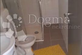 PAŠMAN - DVOETAŽNI STAN PRVI RED DO MORA, Pašman, Appartement