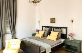 OPATIJA - CENTAR, dva renovirana stana u historijskoj vili 50 m od mora, Opatija, Appartamento