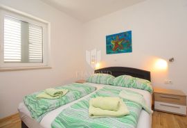 Apartmanska kuća s predivnim pogledom na more, Labin, Дом