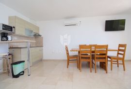 Apartmanska kuća s predivnim pogledom na more, Labin, Дом