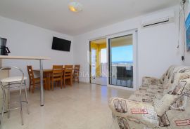 Apartmanska kuća s predivnim pogledom na more, Labin, Дом