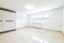 Zagreb, Gornja Dubrava, Ljubijska ulica ulični poslovni prostor NKP 100 m2, Zagreb, Commercial property