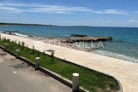 Pag, Novalja dvosoban luksuzan stan u prizemlju s vrtom u izgradnji NKP 73 m2, 60 m od plaže, Novalja, Διαμέρισμα