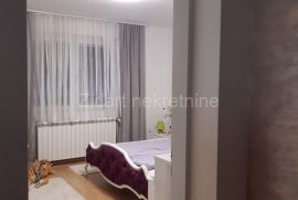 Belegiš, Svetog Save, kuća od 500m2, uknjiženo, Stara Pazova, House